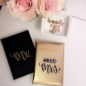 BRAND NEW MISS TO MRS / MR PASSPORT HOLDER SET